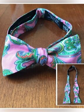 COLLARED GREENS 100% Silk Pink Paisley Bow Tie